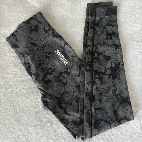 Gymshark Adapt Camo Leggings - Picture 2 of 3
